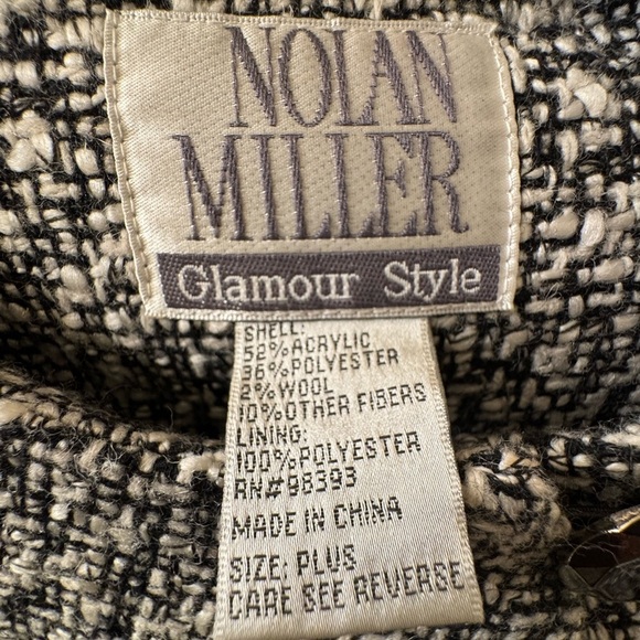 Nolan Miller Black and White Tweed Poncho- Size Plus - Picture 4 of 5